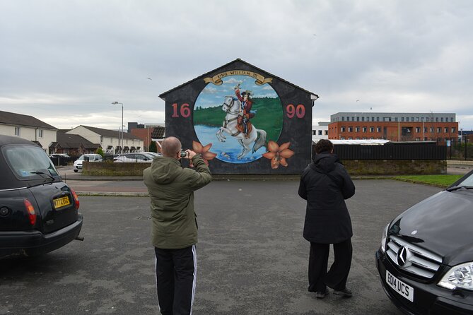 Private 1 Hour Belfast Taxi cab Tour - Divis, the Falls Road Library, and Sinn Féin