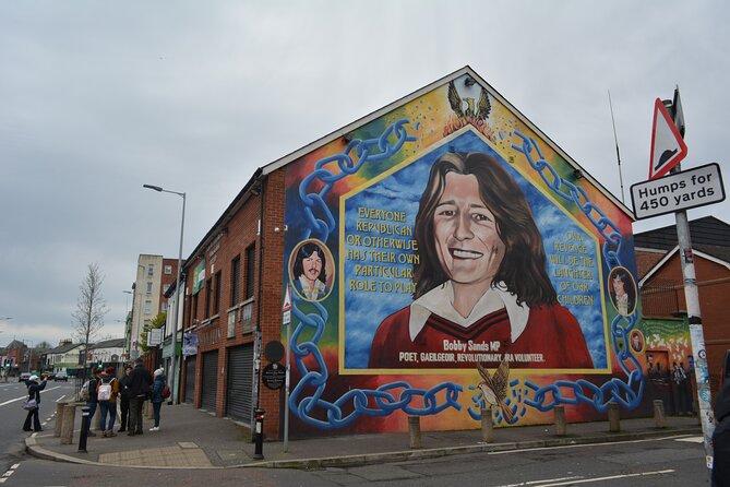 Private 1 Hour Belfast Taxi cab Tour - What the guides add to the experience