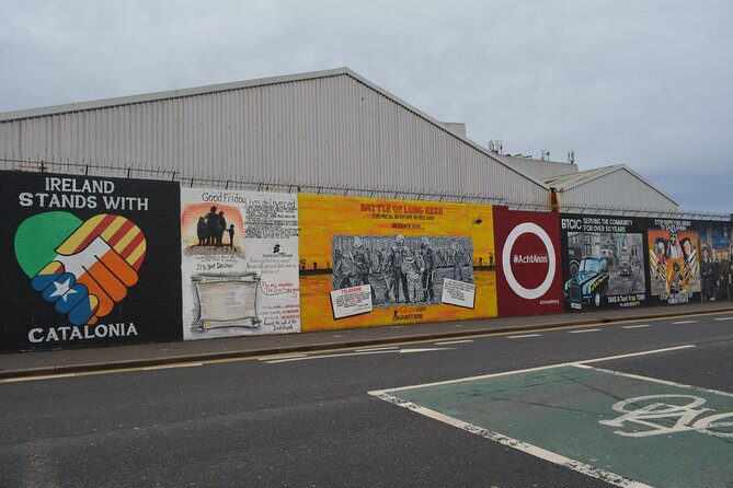 Private 1 Hour Belfast Taxi cab Tour - Is one hour enough for the Troubles?