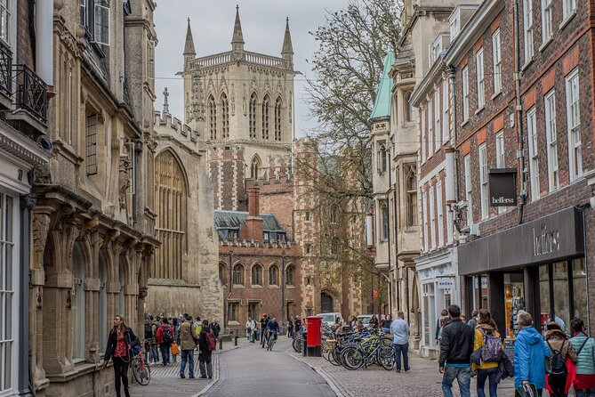Private | Cambridge University Tour By Alumni™ & King's Chapel - Why this private Cambridge walk works well