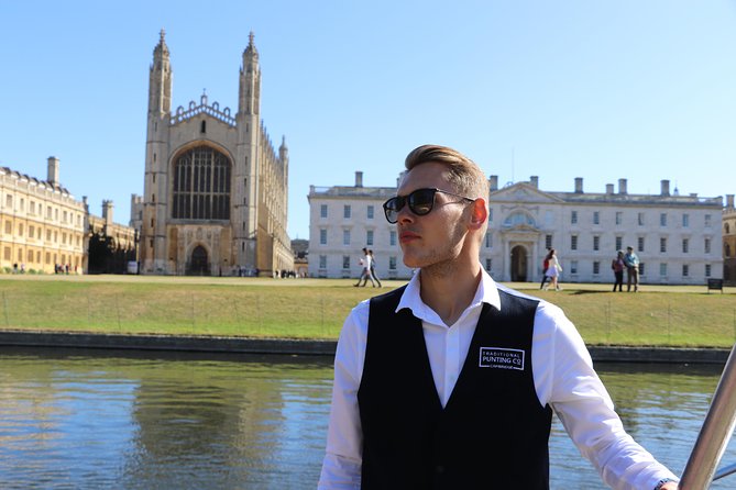 Private Chauffeur Punt Tour - Why a private punt is a smart Cambridge introduction