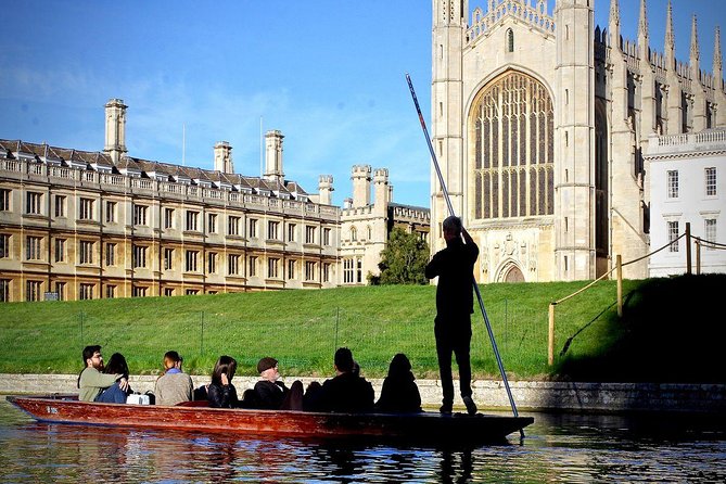 Private Chauffeur Punt Tour - Gliding past St John’s College and the Bridge of Sighs