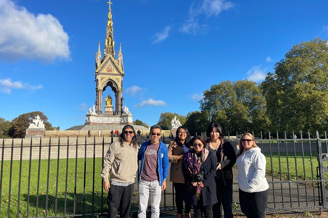 Private Day Tour from London - Stonehenge, Bath & Cotswolds - Who should book this experience?
