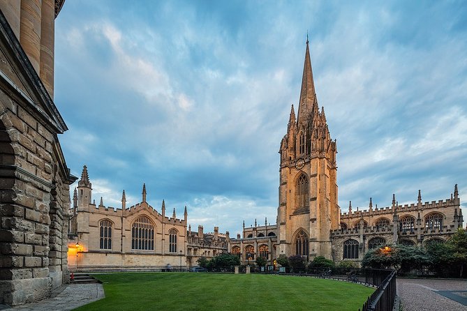Private Day Tour to Oxford and The Cotswolds - Starting at 7:30 a.m. from central London