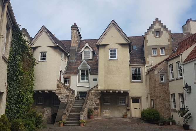 Private Edinburgh City Half-Day Tour - Why a private vehicle helps in Edinburgh