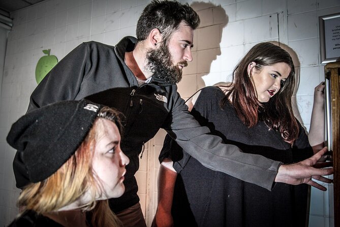 Private Escape Room with a Zombie in London - The first 30 minutes: briefing before the clock starts