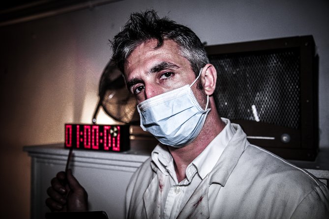 Private Escape Room with a Zombie in London - One hour inside with a live zombie