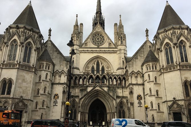 Private Guided and Chauffeured Tour of London - The British Museum, West End, and Piccadilly Circus