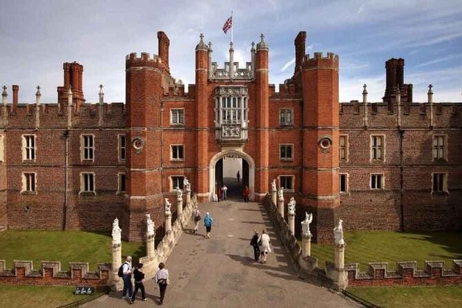 Private Guided Tour of Hampton Court Palace - Why Hampton Court rewards a private guide