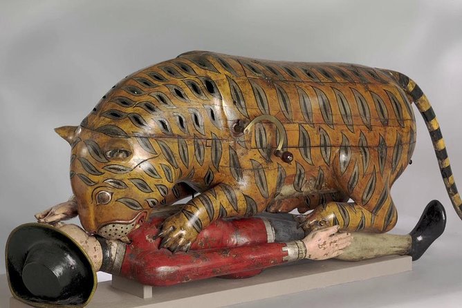 Private Guided Tour of The Victoria and Albert Museum - 3 Hour - The middle of the visit: objects with stories