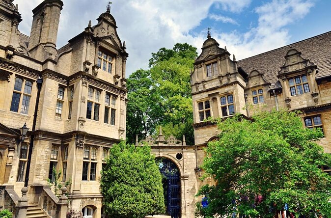 Private Oxford Walking Tour With University Alumni Guide - Key points at a glance