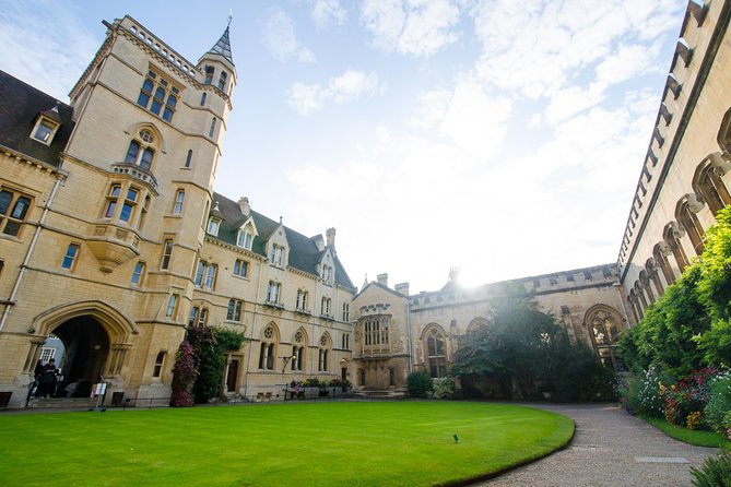Private Oxford Walking Tour With University Alumni Guide - Starting on Broad Street in the heart of Oxford