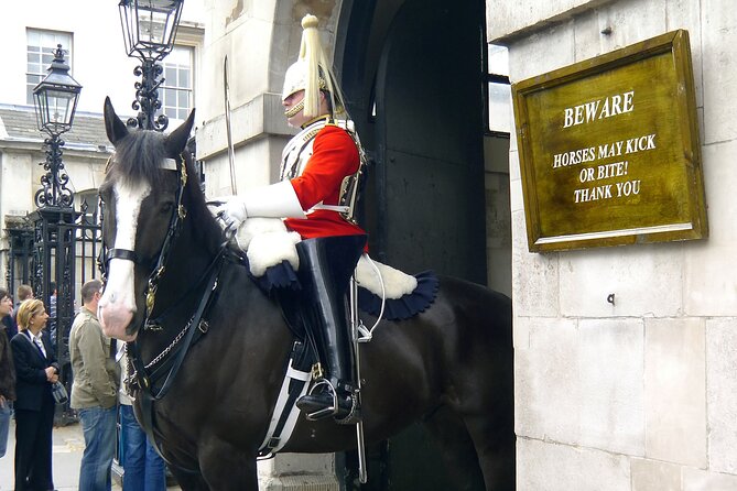 Private Tour: Black Taxi Tour of London - St. Paul’s Cathedral and the City of London