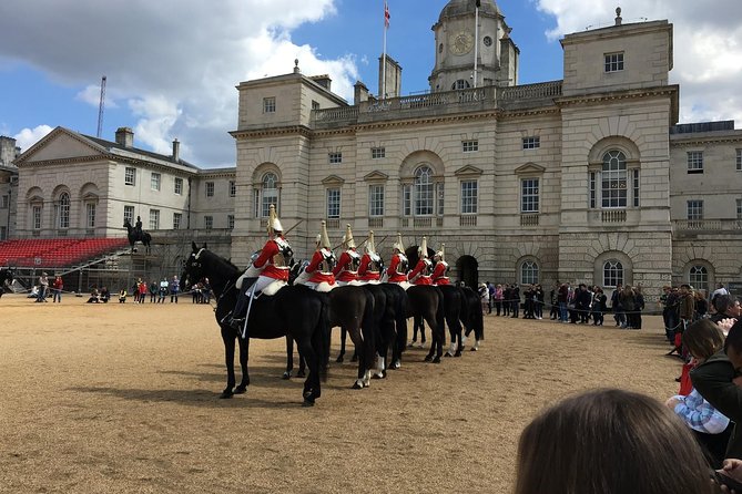 Private Tour: Highlights Tour of London - Walking or Car Tour - Starting at the Tower of London