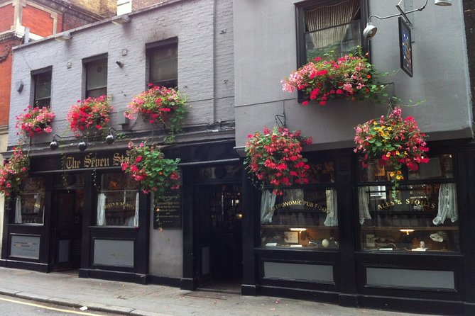 Private Tour of London's Historic Pubs - Fleet Street gives the tour its first taste of old London