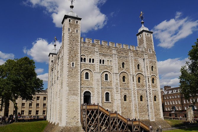 Private Tour of The Tower of London - Bloody Tower, torture displays, and difficult stories