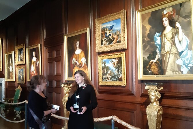 Private tour with an accredited expert guide Hampton Court Palace - Why Hampton Court works best with a guide