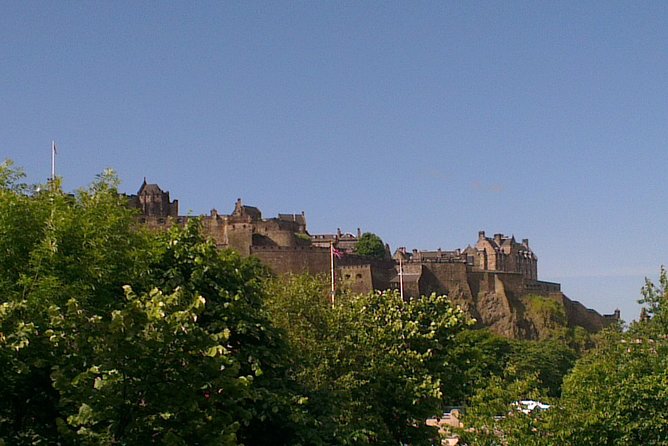 Private Walk: Edinburgh Old Town and New Town - Grassmarket and Greyfriars Churchyard