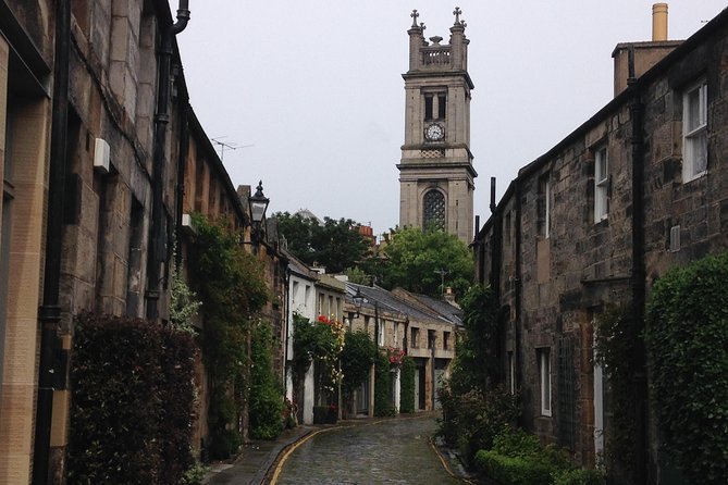 Private Walk: Edinburgh Old Town and New Town - Churchyards, gardens, and the first Old Town stories