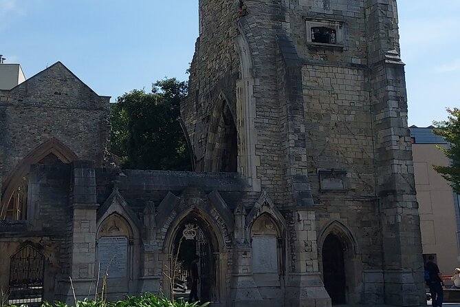 Private Walking Tour of Southampton - Holyrood Church and the Dolphin Hotel