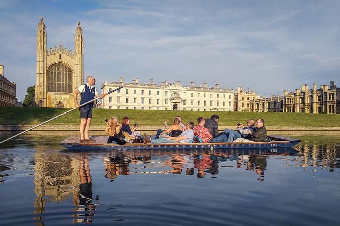 Punting Tour in Cambridge - Why a punt is the right first look at Cambridge