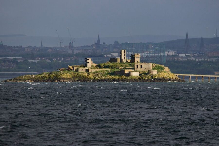 Queensferry: Maid of the Forth 1.5-Hour Sightseeing Cruise - Comfort, crew, and the weather