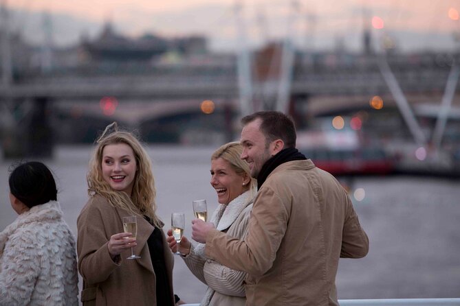 River Thames Evening Cruise with Sparkling wine and Canapés - Canapés, sparkling wine, and the live singer
