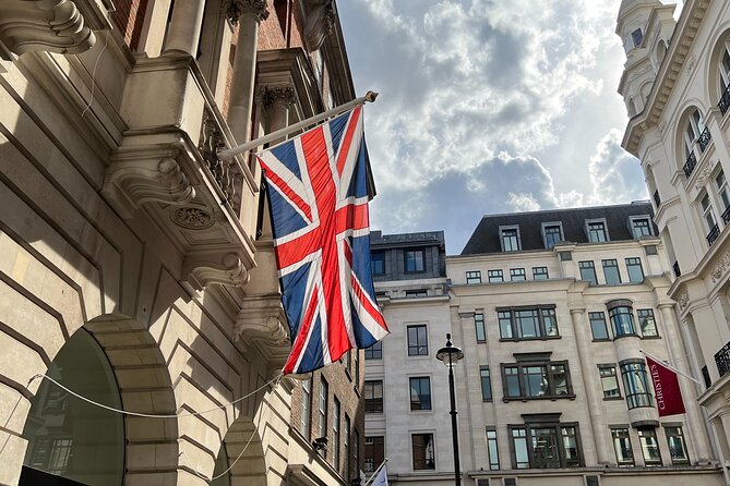 Royal Historic Pubs Walking Guided Tour in London - Why the guide can make or break the afternoon