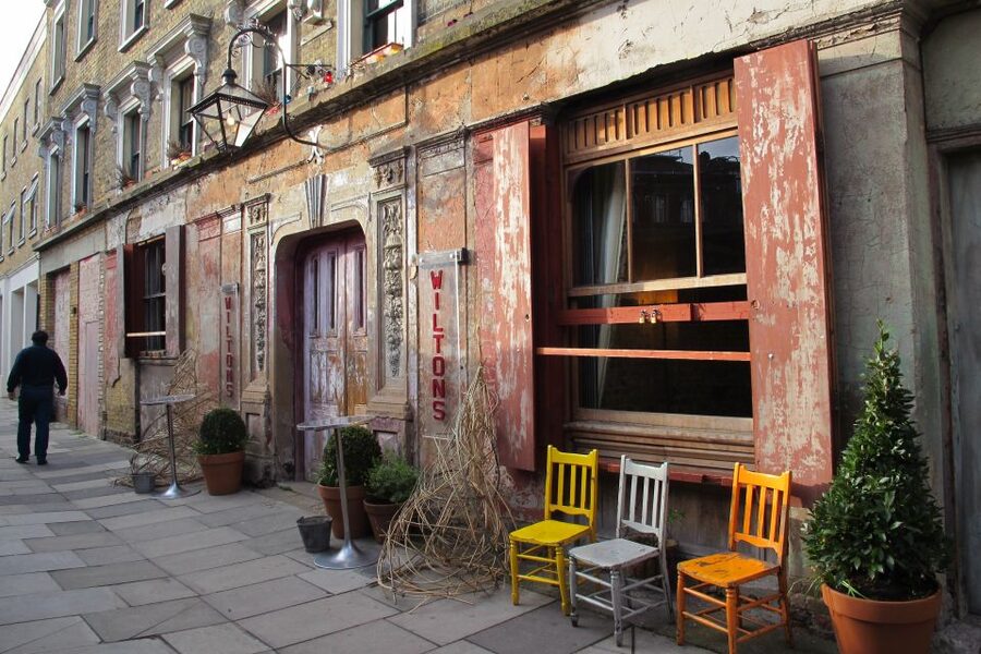 Secret London Tour by Bike - The Great Fire, the Tower, and the Thames