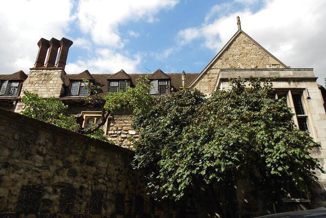 Secret Old London Guided Walking Tour - Postman’s Park and London’s most touching memorial