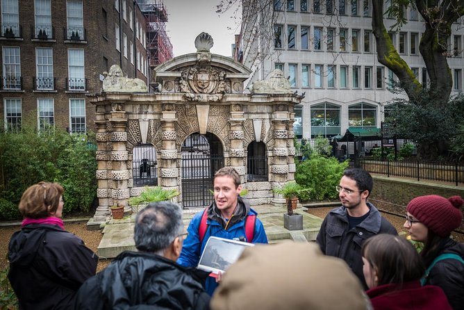 Secret Walking Tour of Central London - Trafalgar Square and the tiny police station