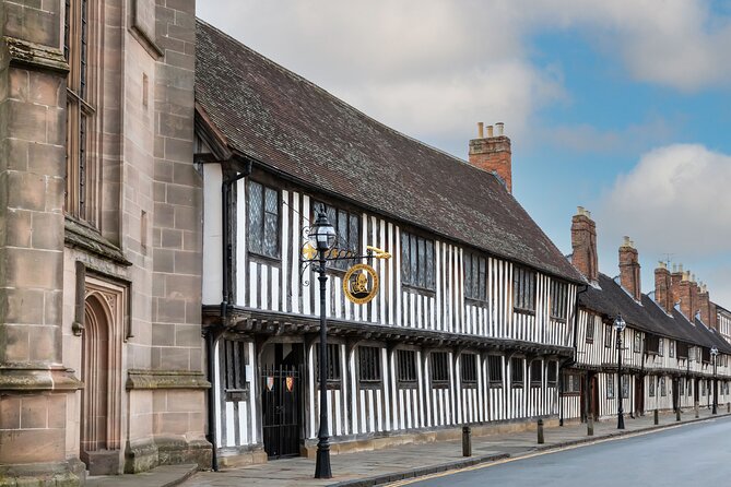 Shakespeare's Schoolroom & Guildhall Entry Ticket and Tour - Entering the 1420 Guildhall