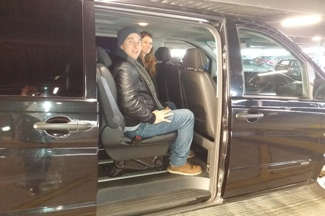 Shared Arrival Transfer London Airport to Hotel Accommodation - Heathrow, Gatwick, and London’s other airports