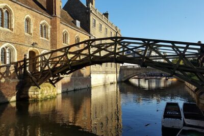 Shared Guided Punting Tour of Cambridge