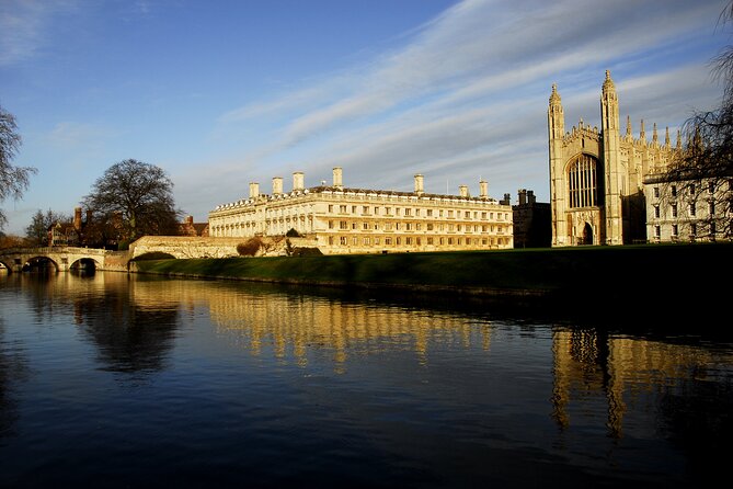 Shared Guided Punting Tour of Cambridge - King’s College Chapel and the oldest riverside college