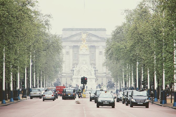 Shared Shuttle London Arrival Transfer - Airport to Hotel / Accommodation - Heathrow, Gatwick, Stansted, Luton, and London City