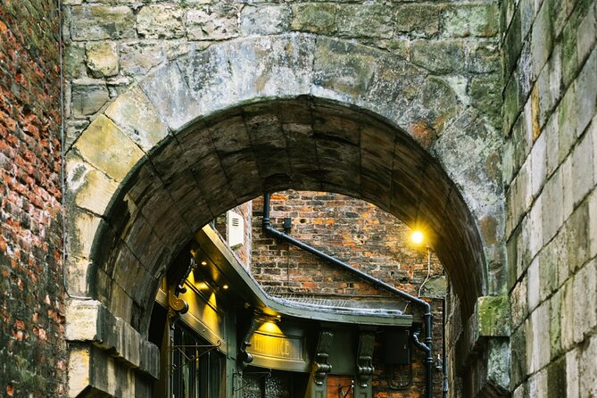 Shared Walking Tour in York - Clifford’s Tower and York’s darker chapters