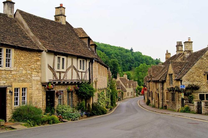 Small Group Cotswolds Village, Stonehenge and Bath Tour from London - Guides make the difference