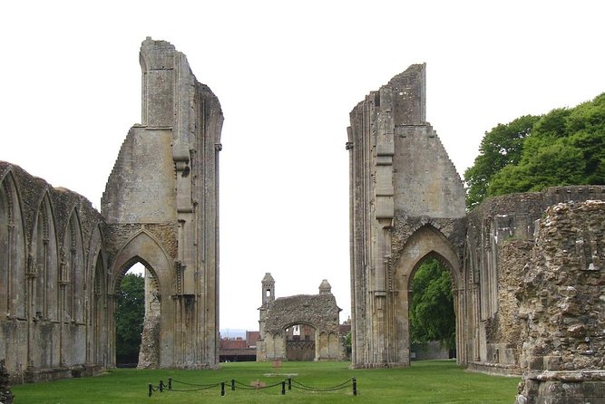 Small-Group Day Trip to Stonehenge, Glastonbury, and Avebury from London - The guides are the difference between a good day and a tiring one