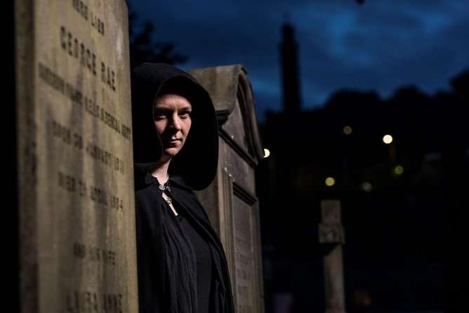 Small Group Edinburgh Underground Vaults & Graveyard Ghost Tour - Starting at Mercat Cross on the Royal Mile