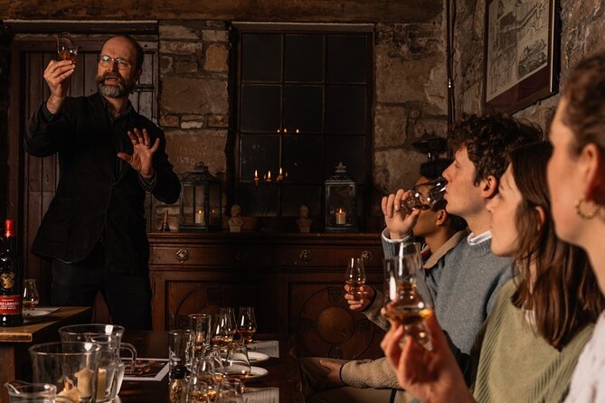 Small Group Edinburgh Whisky Tour and Tasting - What the Old Town walk adds to the tasting