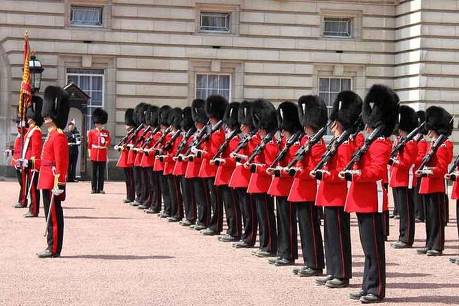 Small-Group London's Best Sights Walking Tour, Kids Join Free! - The Royal Mall and Trafalgar Square