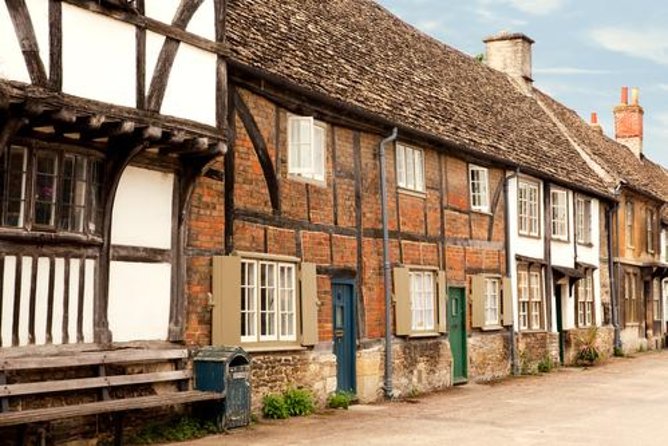Small-Group to Bath, Lacock, Avebury and Stonehenge from London - Lacock, where the clock seems to have stopped