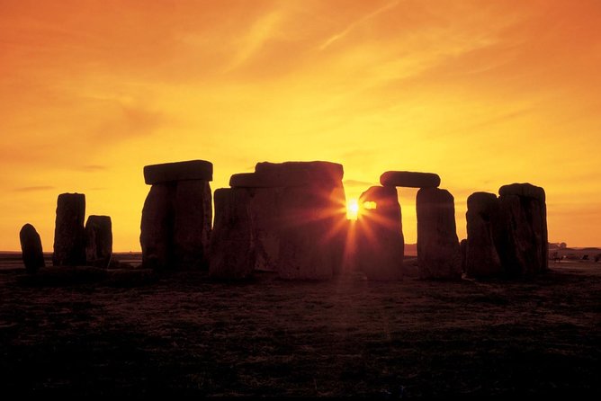 Small-Group to Bath, Lacock, Avebury and Stonehenge from London - Avebury and the stones you can approach