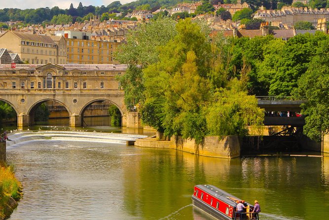 Small-Group to Bath, Lacock, Avebury and Stonehenge from London - What the $258.75 price really covers