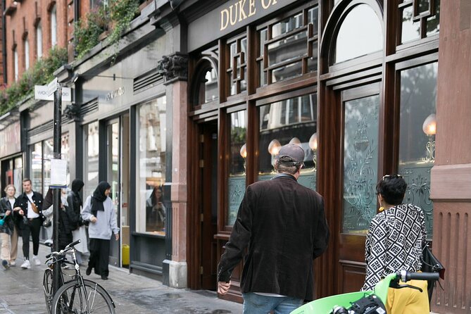 Soho Music & Historic Pubs Tour - Practical meeting and ending details