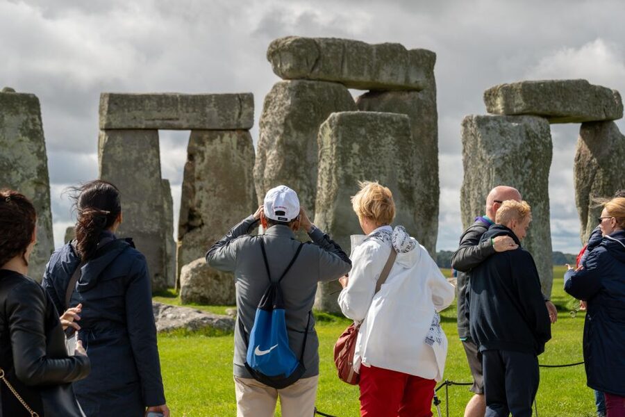 Southampton: Cruise Transfer to London via Stonehenge - The ride inland to Stonehenge