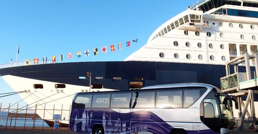 Southampton Port: London via Salisbury, Stonehenge & Windsor - Salisbury’s cathedral close in about 30 minutes