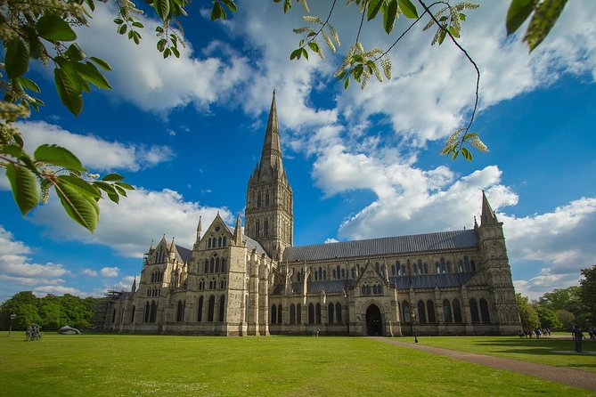 Southampton: Post-Cruise Tour to London via Salisbury, Stonehenge and Windsor - Salisbury: a quick look at medieval England