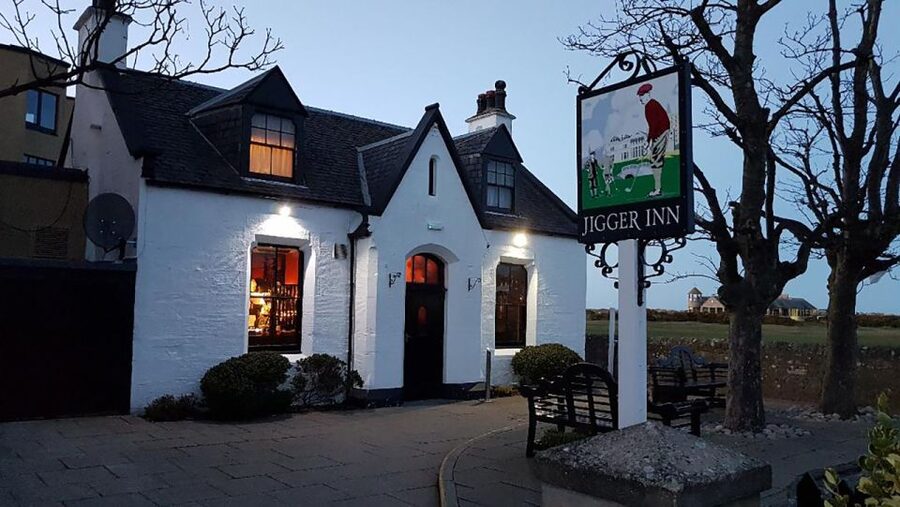 St Andrews: Golf Origins and Old Course History Tour - Walking across the 1st and 18th fairways